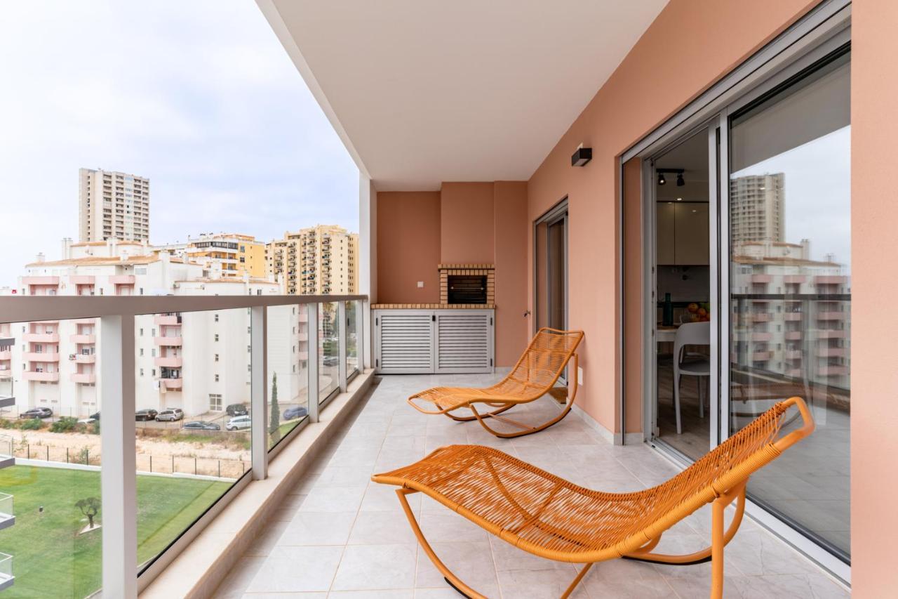 Sunny Brand New 2-Bedroom Apt - 500M From Praia Da Rocha With Ac And Pool! Portimão Esterno foto