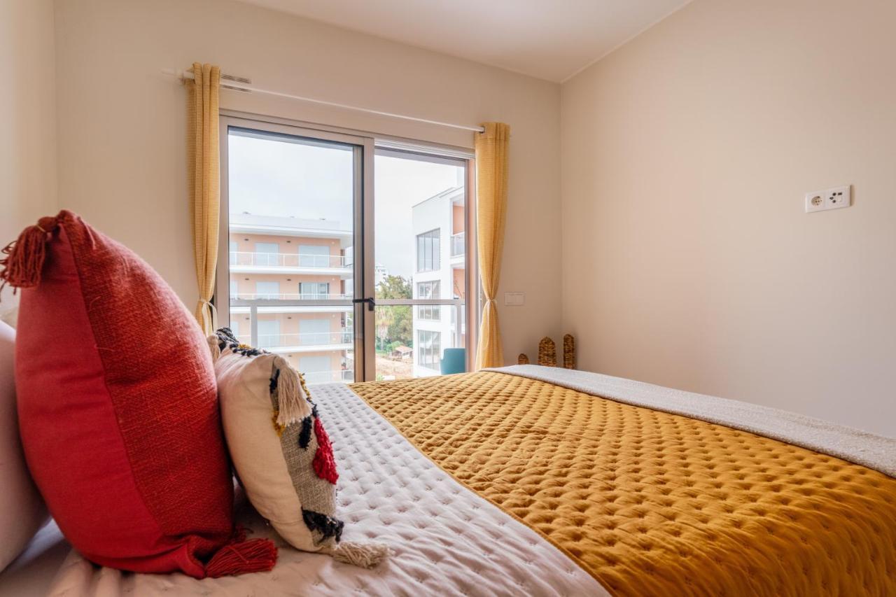 Sunny Brand New 2-Bedroom Apt - 500M From Praia Da Rocha With Ac And Pool! Portimão Esterno foto