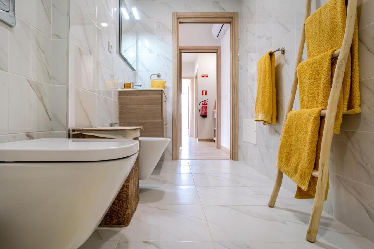 Sunny Brand New 2-Bedroom Apt - 500M From Praia Da Rocha With Ac And Pool! Portimão Esterno foto