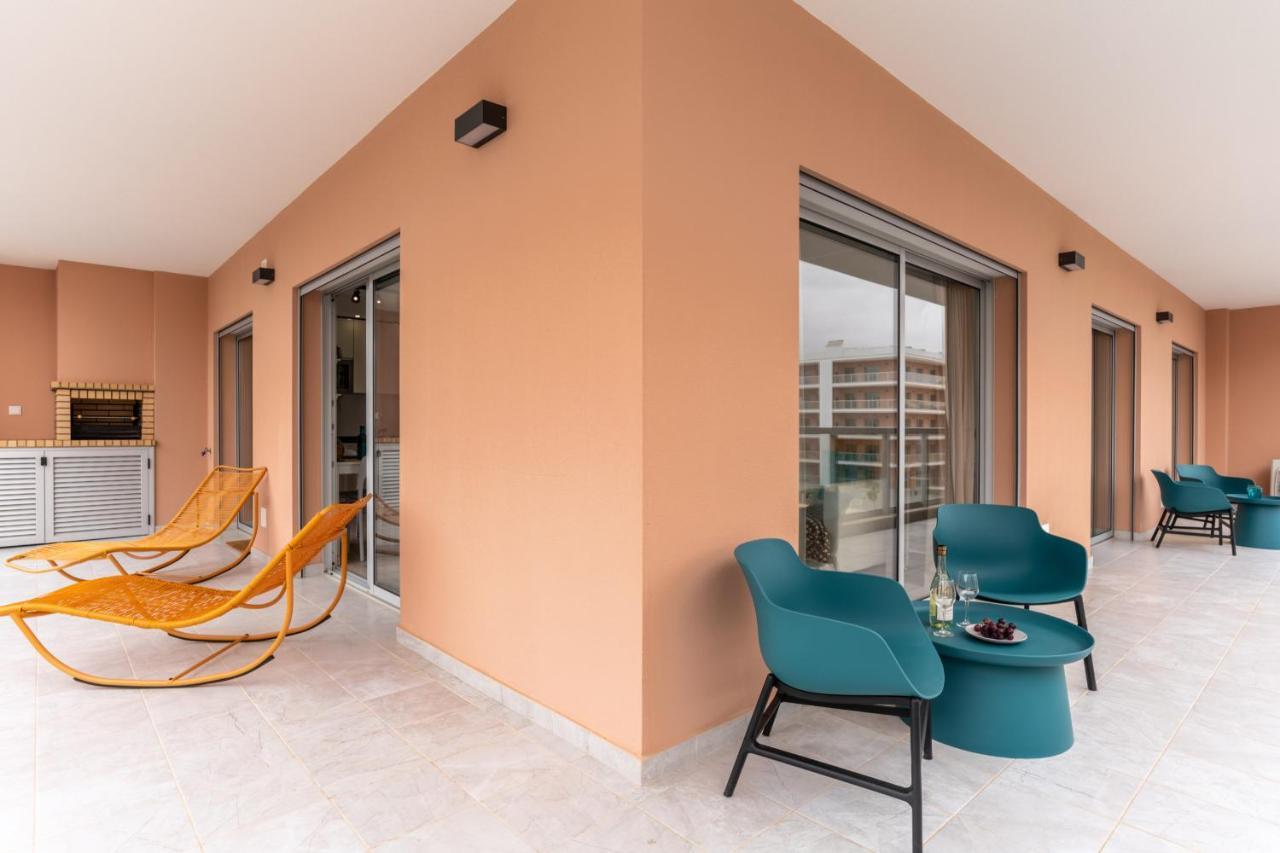 Sunny Brand New 2-Bedroom Apt - 500M From Praia Da Rocha With Ac And Pool! Portimão Esterno foto