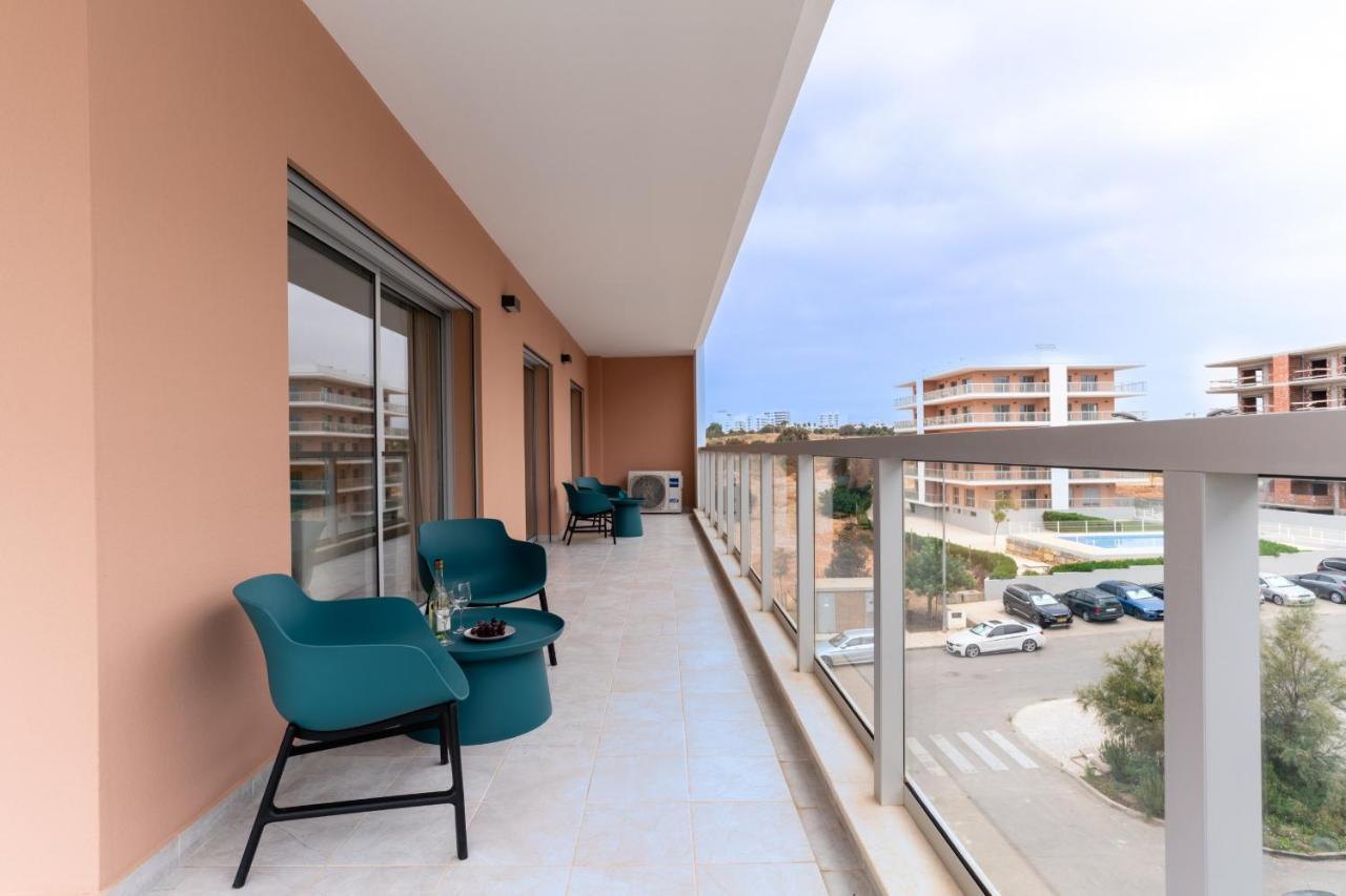 Sunny Brand New 2-Bedroom Apt - 500M From Praia Da Rocha With Ac And Pool! Portimão Esterno foto
